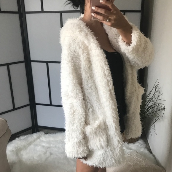 LAST 1️⃣ Soft & Fluffy Oversized Hoodie Coat - Picture 5 of 8